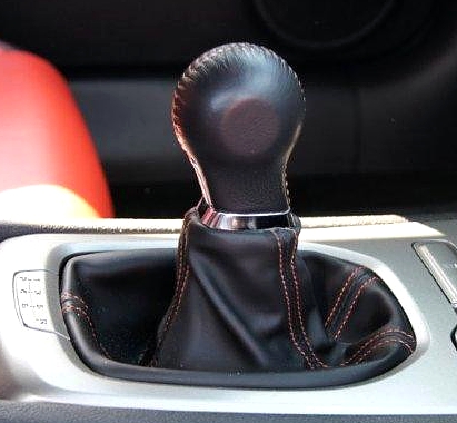 Chevrolet Camaro interior – shift boots with stripes