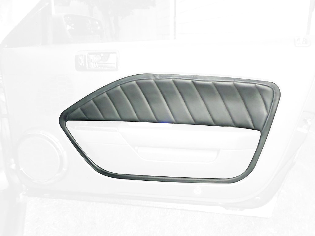2005-09 Ford Mustang door insert covers pleated